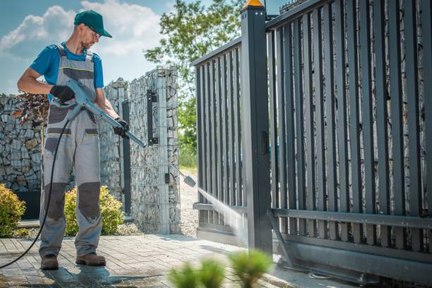 Best Animal Enclosure Cleaning  in North Merritt Island, FL